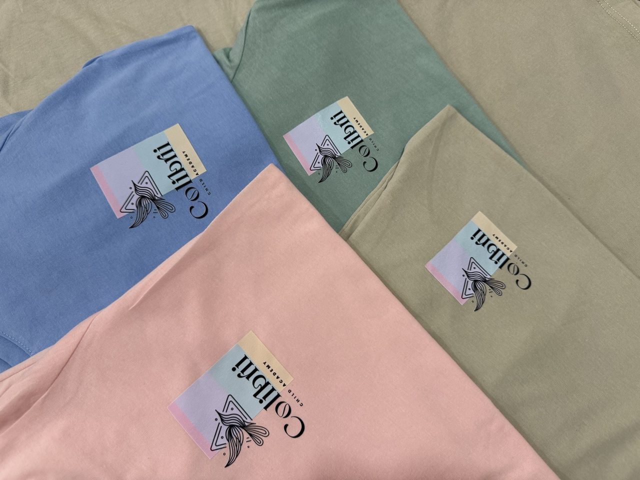 Camisetas private label en tonos pastel